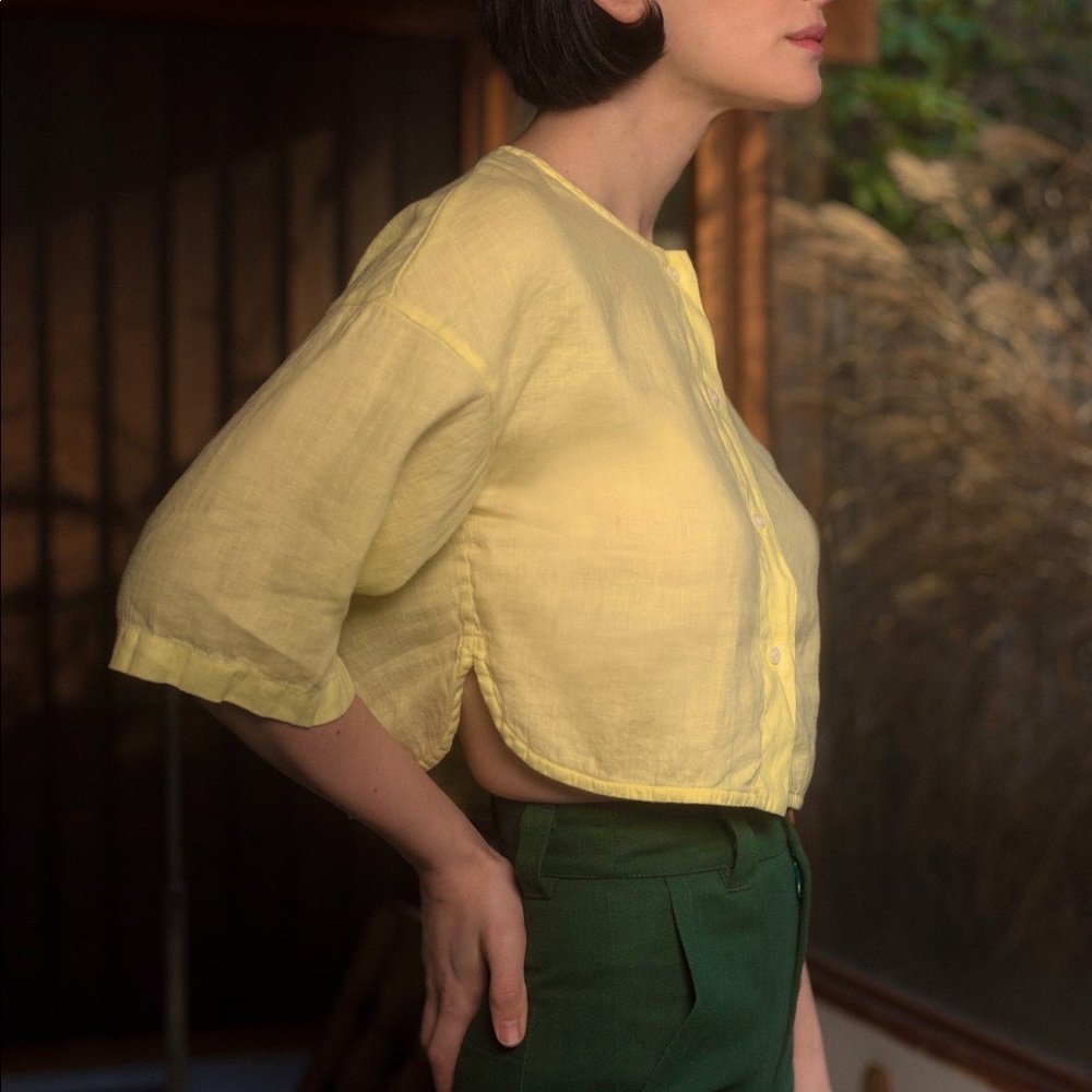 Beaton Linen lemon crop button up size XS